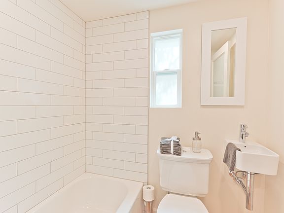 5th image of 602-610 N 5th Ave