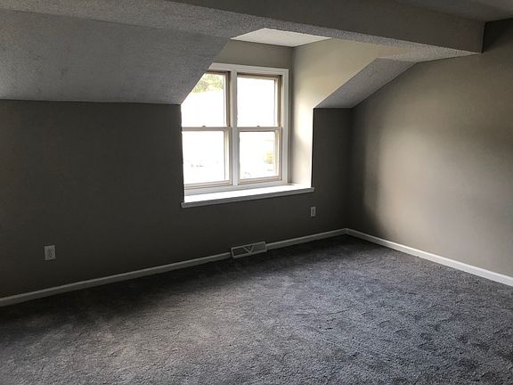 3rd image of 4037 Chaucer Pl #1