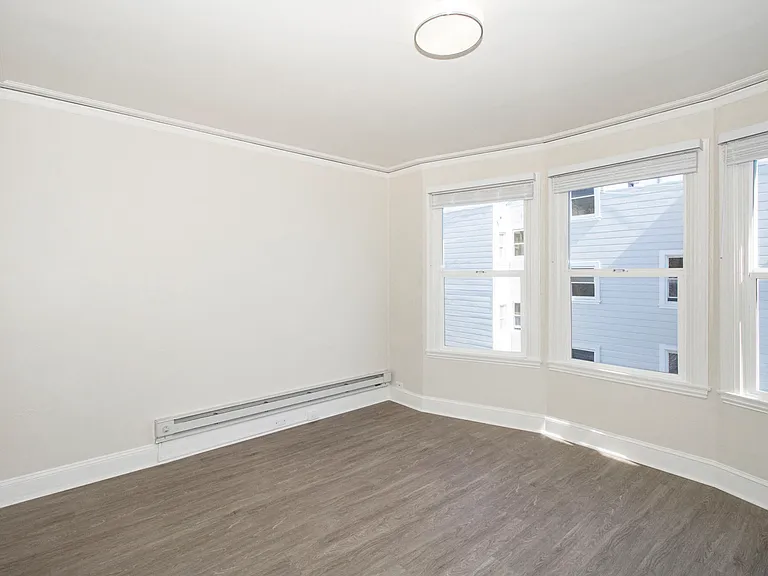 1125 Broadway — Photo 2