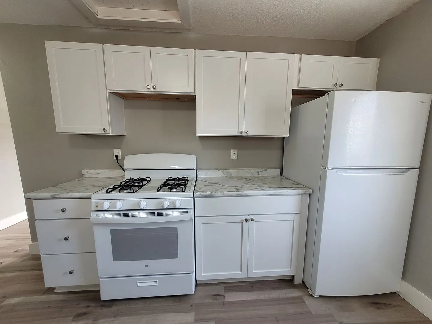 Renovated (in 2024!) two bedroom home, hard surfaces throughout! — Photo 3