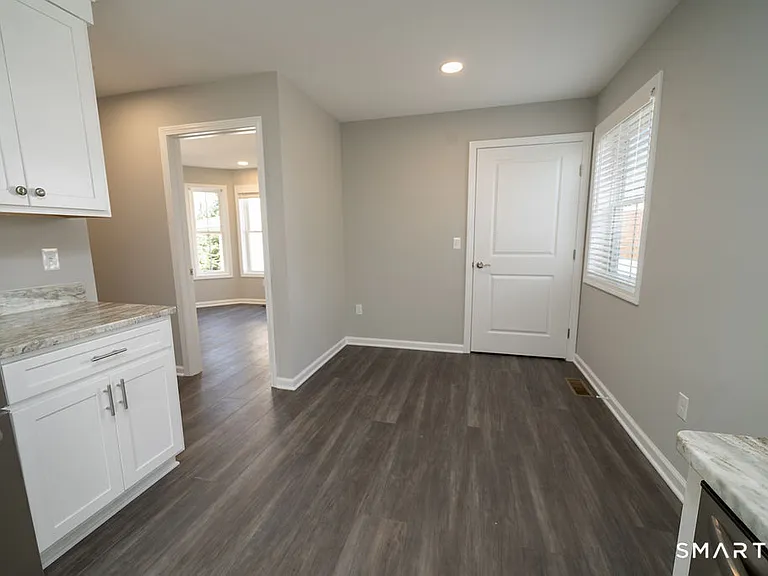 139 Main St #2 — Photo 6