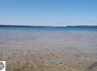 6890 S Dunns Farm Rd, Maple City, MI 49664