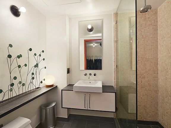 4th image of 342 W 15th St APT 4