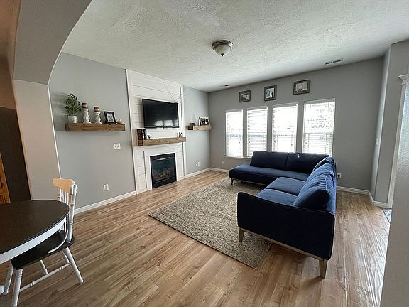 3rd image of 2373 W Montcalm Dr