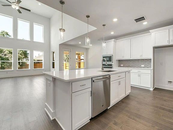 3rd image of 1412 Mulberry Oak Ln