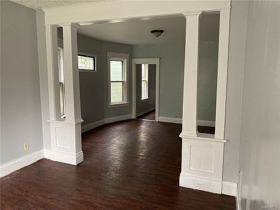 4th image of 410 Cornwall Ave