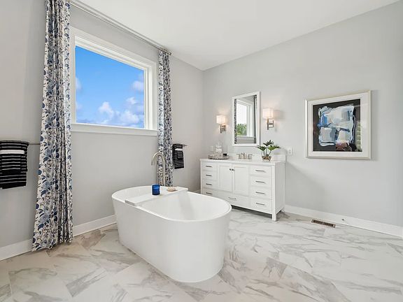 Primary bath with freestanding tub