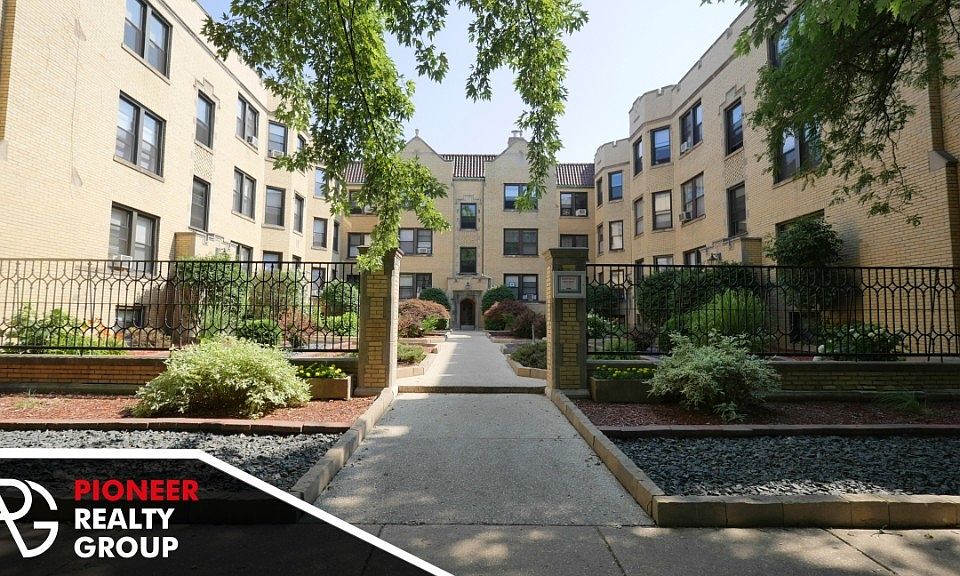 1st image of 1115 W Oakdale Ave #1117GDNN
