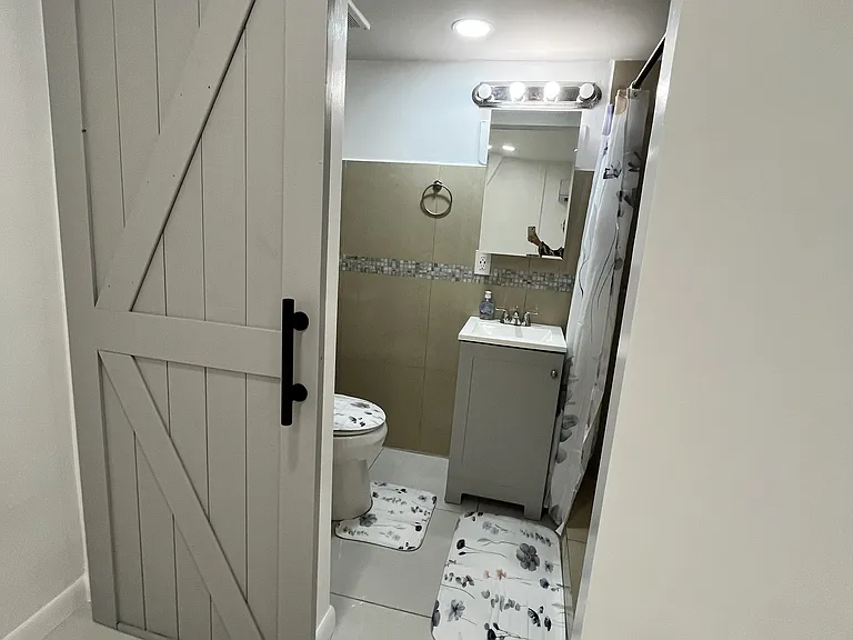 920 SW 29th Way #2/1 — Photo 35