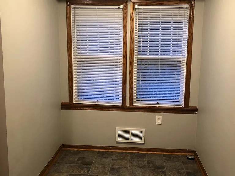 1332 E Donald St — Photo 13