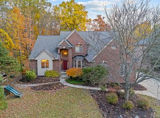 30425 Munger Dr, Livonia, MI 48154