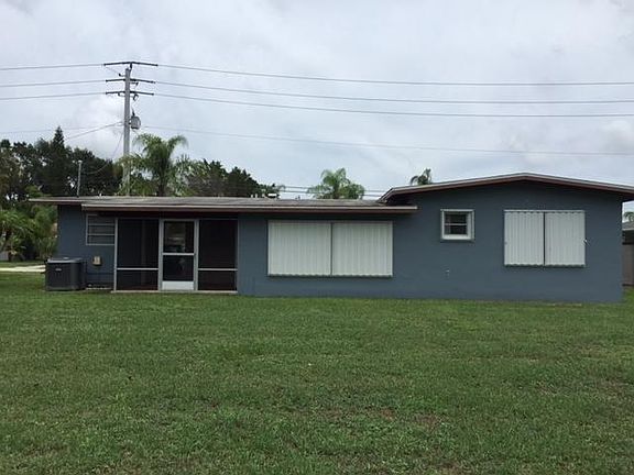 3rd image of 3320 SE Monte Vista Street