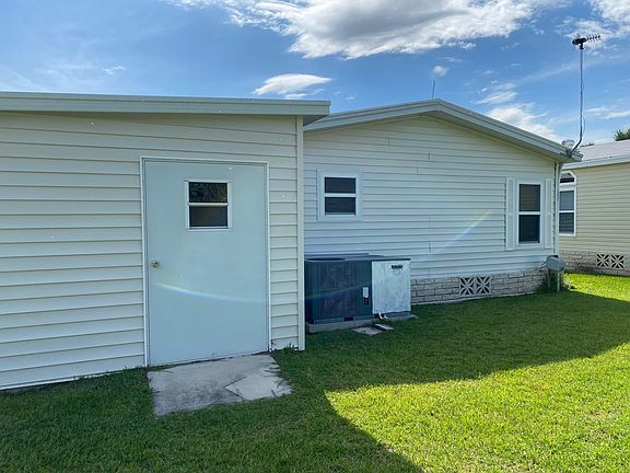 3rd image of 2205 Thoreau Dr #2