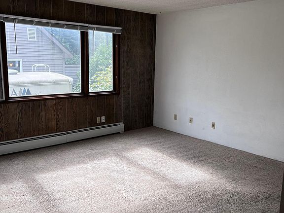4th image of 4004 Lois Dr #4