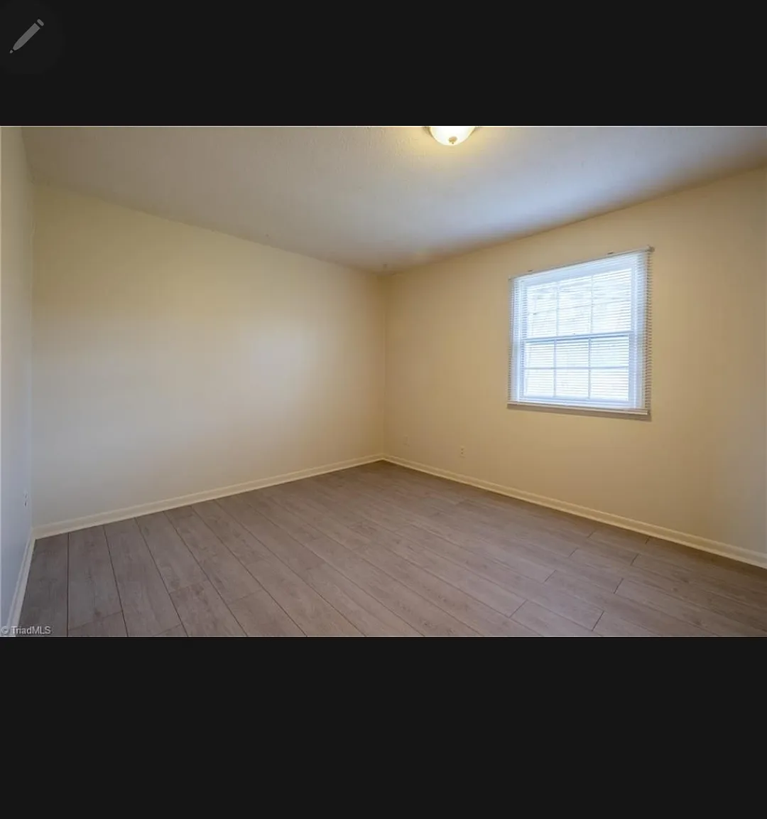 2 bed, 1.5 bath, 1020 sqft, $1,300 — Photo 3