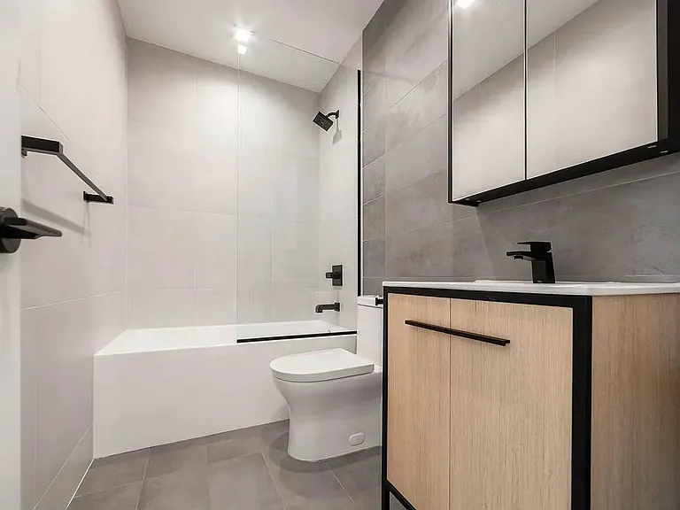 153 Erasmus St #2J — Photo 7