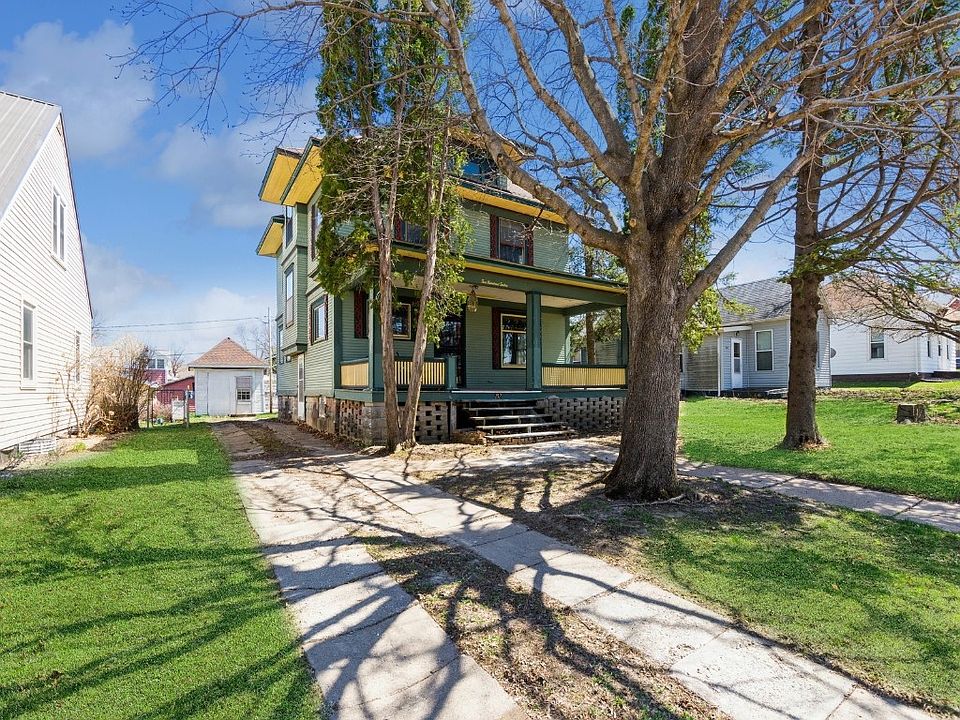 212 Main St, Newhall, IA 52315 Zillow