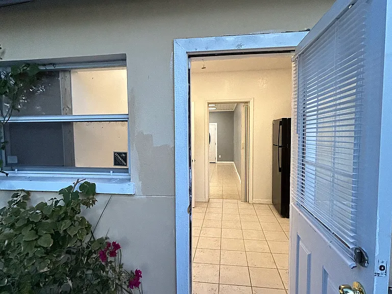 308 N Himes Ave — Photo 11