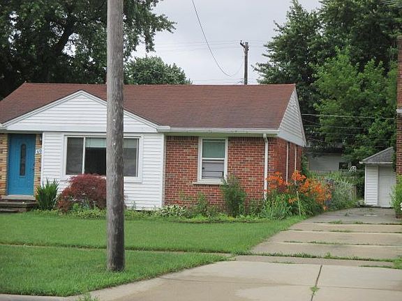 3rd image of 401 Harrington St