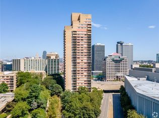 2510 Grand Blvd APT 1604, Kansas City, MO 64108