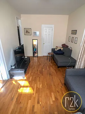 Rented by Realty 2000 Corp | media 21