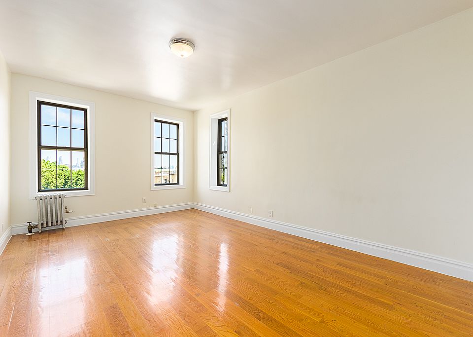2nd image of 266 Washington Ave APT D18