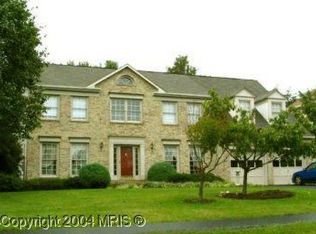 12005 Meadowville Ct, Herndon, VA 20170