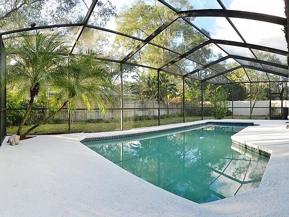 3rd image of 10433 Nightengale Dr