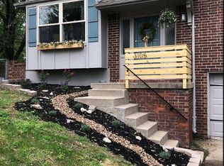 3105 NW Castle Dr, Blue Springs, MO 64015