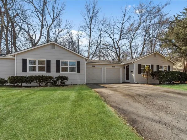 8711 W 79th St, Overland Park, KS 66204