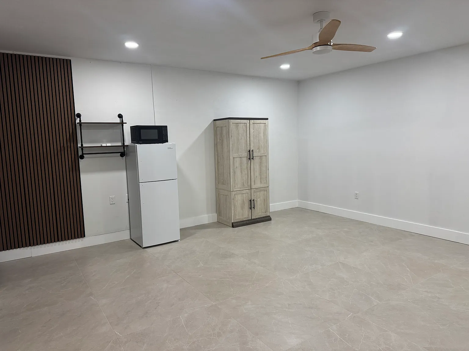 1 bed, 410 sqft, $1,200 — Photo 2