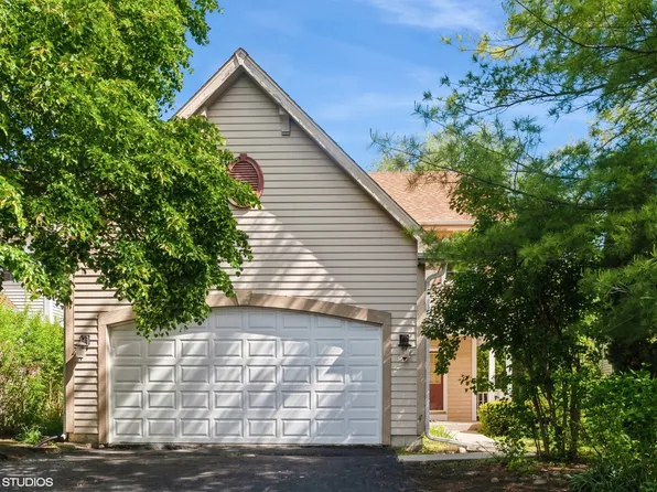 16926 W Serranda Dr, Libertyville, IL 60048