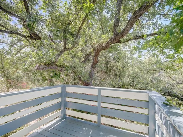 146 Shadow Oak Dr, Bastrop, TX 78602