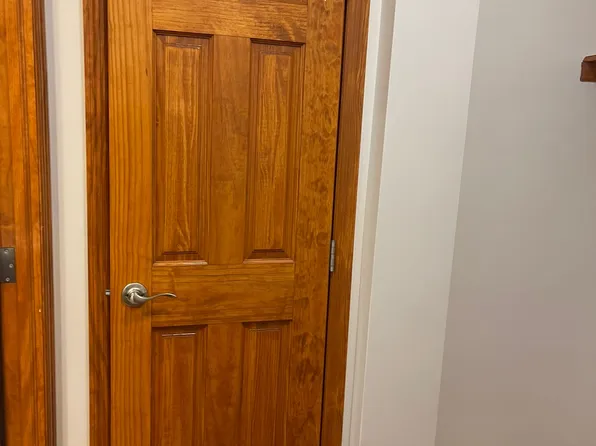 1056 Street Nicholas's Avenue image 1 of 18