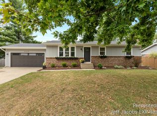 6339 Orchid Dr, Jenison, MI 49428