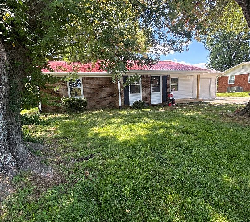 1st image of 542 Lexington Dr