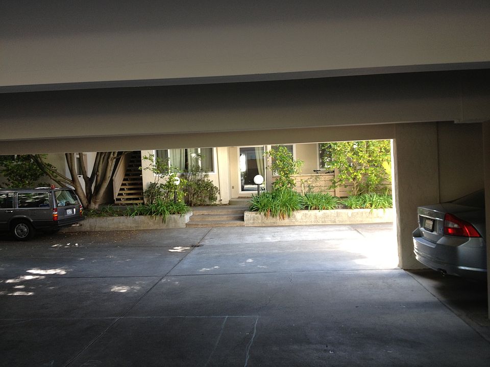 2nd image of 975 Florence Ln APT E
