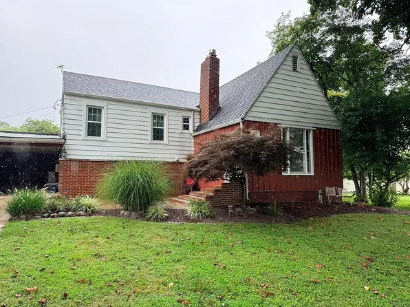 633 Riverview Dr, Vandalia, IL 62471