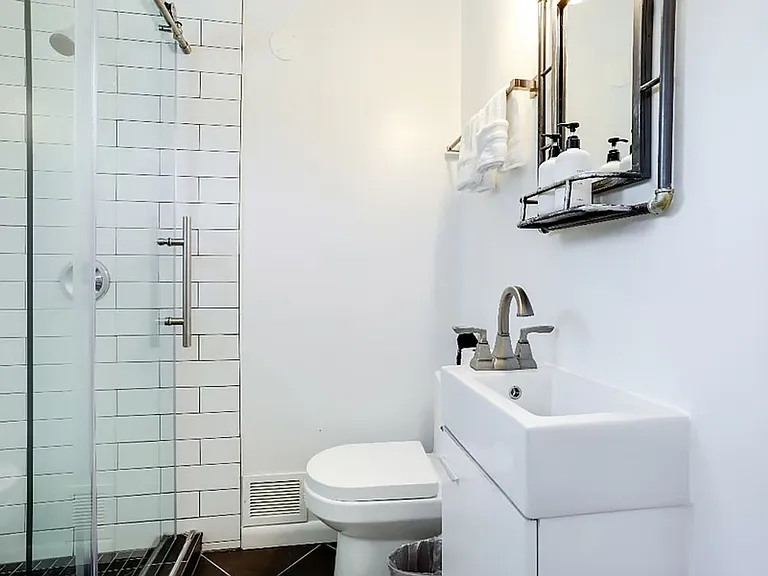9724 Admiralty Dr — Photo 15