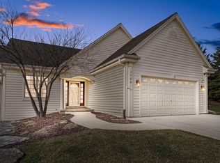 3520 Sequoia Cir, Waukesha, WI 53188