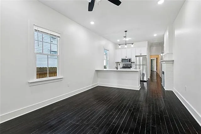4023 Franklin Ave — Photo 3