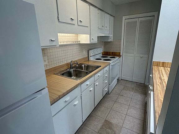 3rd image of 1711 Fortino Ct APT D