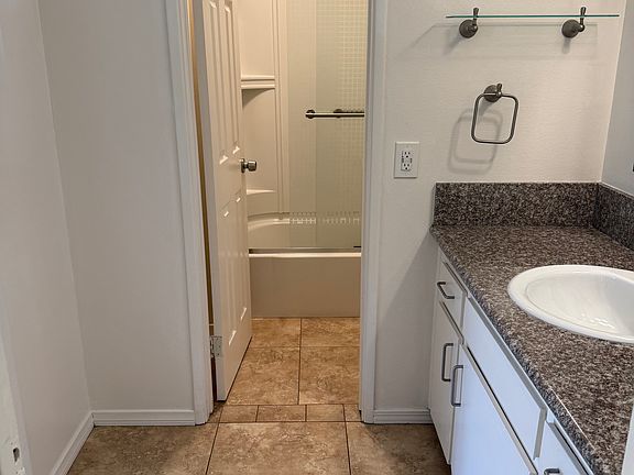 5th image of 3933 Jewell St APT B4