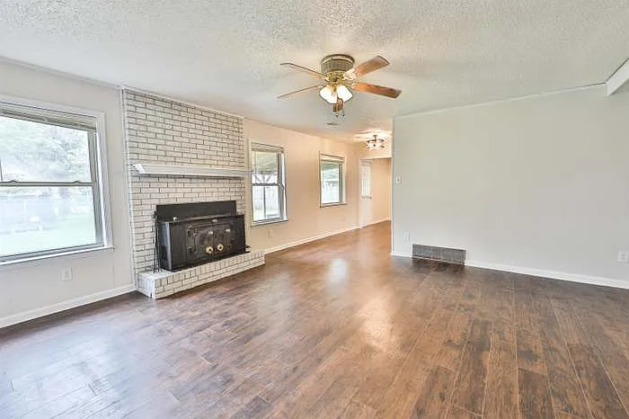 4 bed, $3,000 — Photo 4