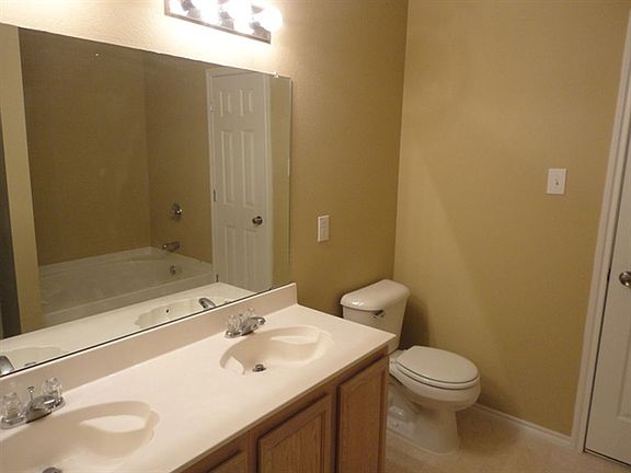 5th image of 718 Gallant Ct #0