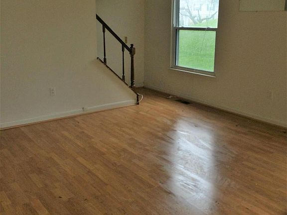 3rd image of 25 Ewing Dr #D