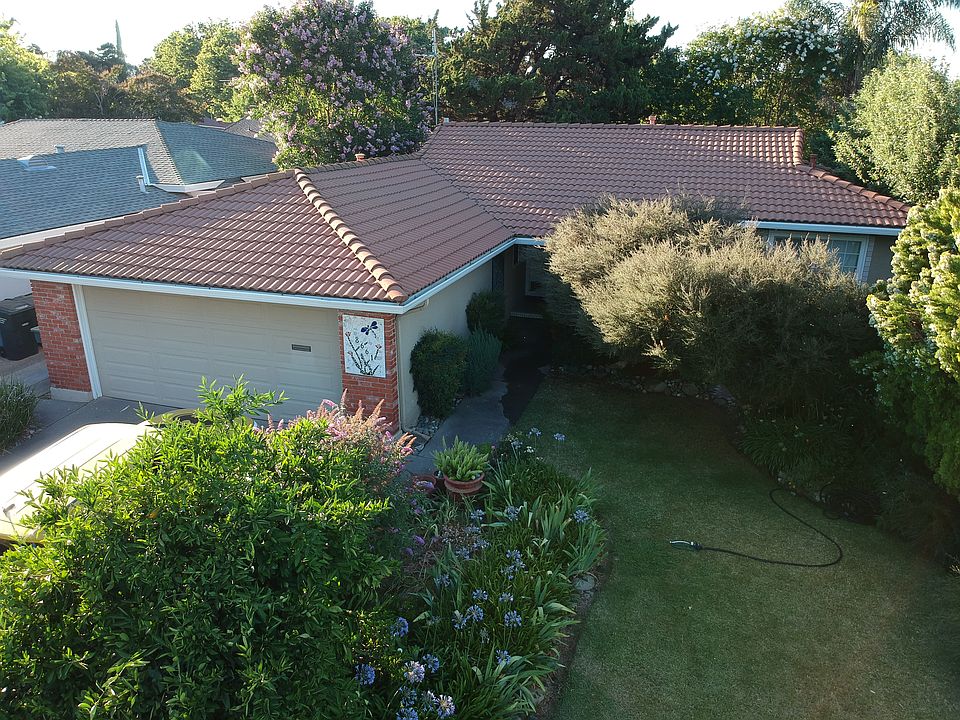 2nd image of 8661 Fallbrook Way