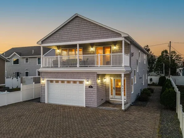 562 Nashua Street, Seabrook, NH 03874