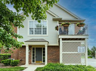 1860 Flagstone Cir, Rochester, MI 48307