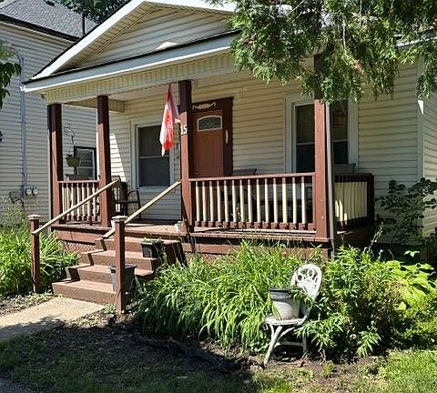 2nd image of 15 Rodman St